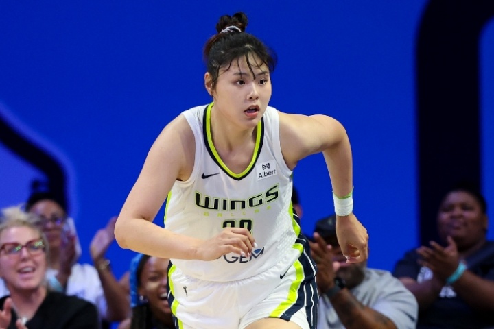 体育赛事-小宝强势复苏！李月汝首节拿8分&amp;连进两记三分 此前连续9场不上双