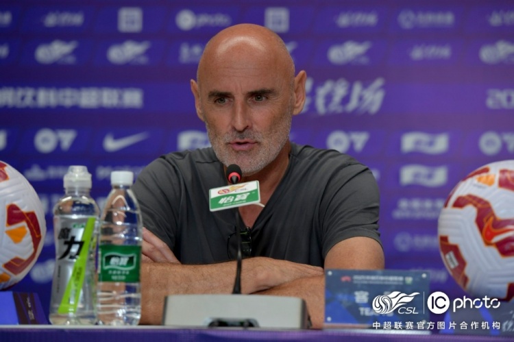 体育赛事-穆斯卡特坦言球队未能有效抵御对手强势进攻